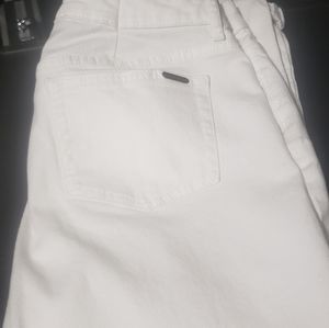 Jennifer Lopez capri